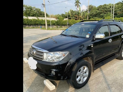 Black Toyota Fortuner 2010 for sale in Lipa