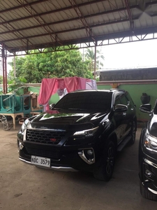 Black Toyota Fortuner 2017 for sale in Manual
