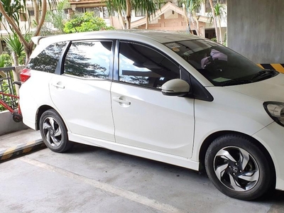 Pearl White Honda Mobilio 2015 for sale in Automatic
