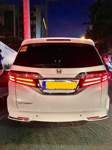 Pearl White Honda Odyssey 2012 for sale in Automatic