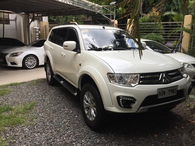 Pearl White Mitsubishi Montero 2015 for sale in Manila
