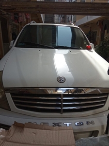 Pearl White SsangYong Rexton 2004 for sale in Manila