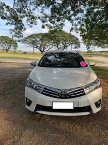 Pearl White Toyota Corolla Altis 2014 for sale in Angeles