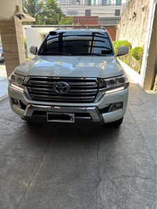 Pearl White Toyota Land Cruiser 2018 for sale in Automatic