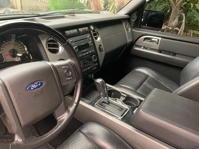 Sell Grey 2013 Ford Expedition in Quezon City
