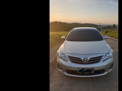 Sell Silver 2011 Toyota Corolla altis Sedan at Manual in at 92257 in Taytay