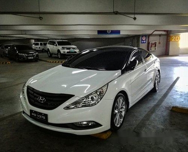 Sell White 2011 Hyundai Sonata at 69000 km