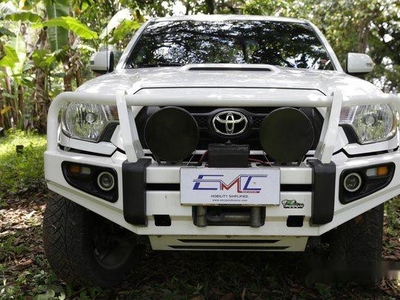 Sell White 2011 Toyota Tacoma in Quezon City