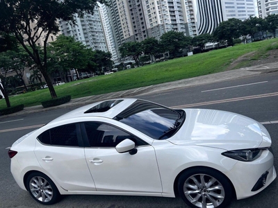 Sell White 2014 Mazda 3 in Manila