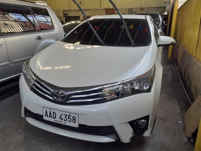 Sell White 2014 Toyota Corolla Altis in Parañaque