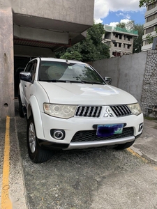 Sell White Mitsubishi Montero in Manila