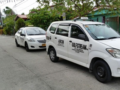 Sell White Toyota Avanza in Manila
