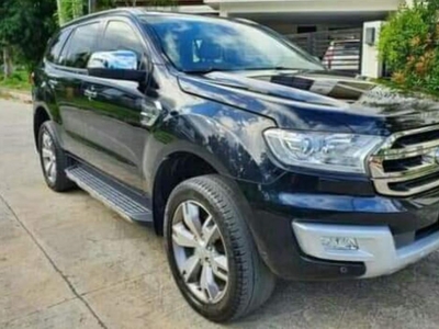 Selling Black Ford Everest 2016 in Alicia