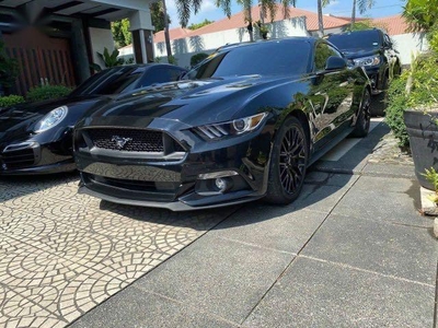 Selling Black Ford Mustang in Manila