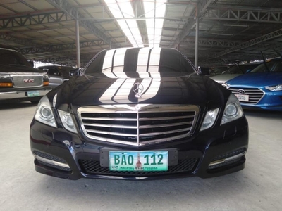 Selling Black Mercedes-Benz E-Class 2012 in Makati