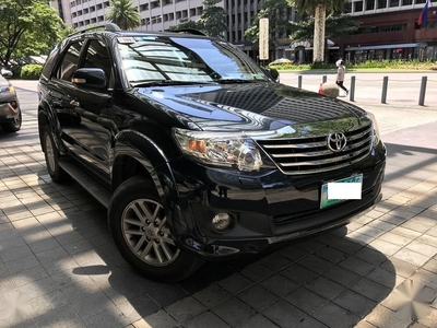 Selling Black Toyota Fortuner 2012 in Manila