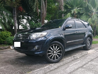 Selling Black Toyota Fortuner 2013 in Angeles City