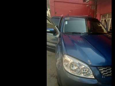 Selling Blue Ford Escape 2013 in Valenzuela