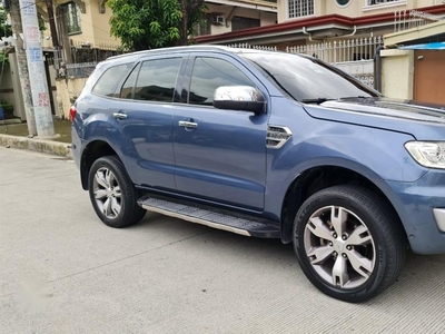 Selling Blue Ford Everest 2016