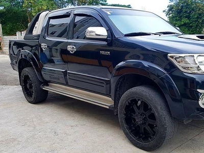 Selling Blue Toyota Hilux 2014 in Manila