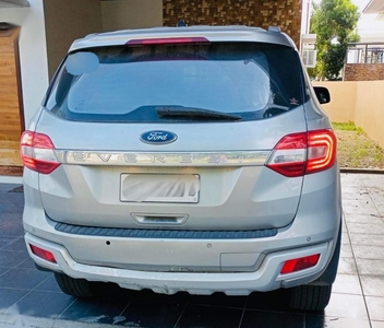 Selling Brightsilver Ford Everest 2018 in Angeles