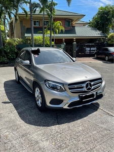 Selling Brightsilver Mercedes-Benz GLC200 2019 in Muntinlupa