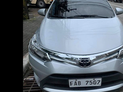 Selling Brightsilver Toyota Vios 2017 in Caloocan