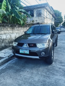 Selling Brown Mitsubishi Montero 2012 in Manila