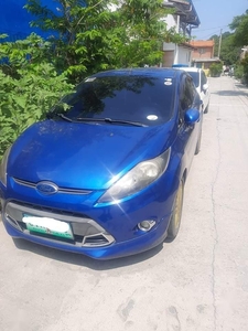 Selling Ford Fiesta 2012