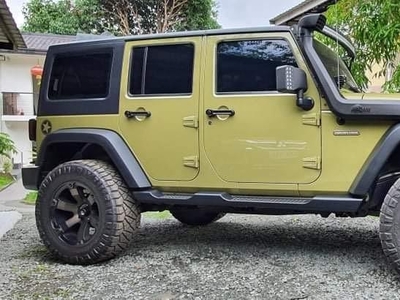 Selling Green Jeep Wrangler 2014 in Antipolo
