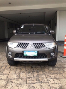 Selling Grey Mitsubishi Montero 2013 in Manila