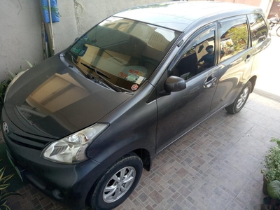 Selling Grey Toyota Avanza 2014 Van in Cainta