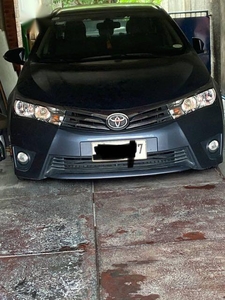Selling Grey Toyota Corolla Altis 2014 in Makati