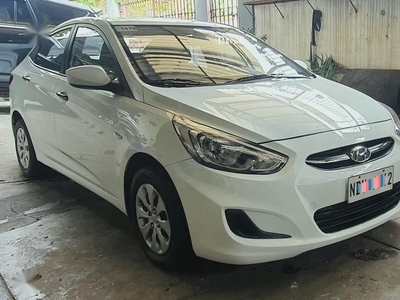 Selling Hyundai Accent 2016