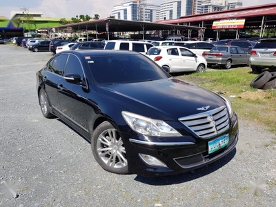 Selling Hyundai Genesis 2013 in Pasig