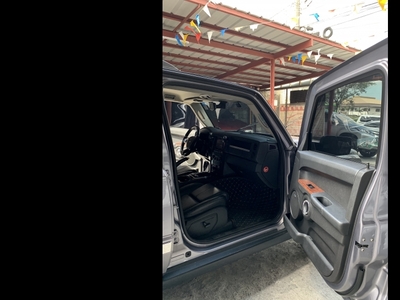 Selling Jeep Commander 2010 at 60000 km in Quezon City