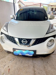 Selling Pearl White Nissan Juke 2018 in Taytay