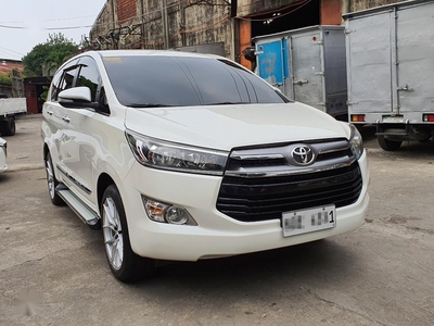 Selling Pearl White Toyota Innova 2017 in Quezon City