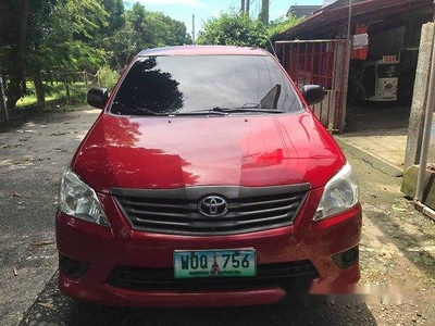 Selling Red Toyota Innova 2014 at 181000 km