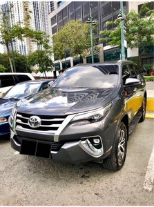 Selling Silver Toyota Fortuner 2018 in Makati