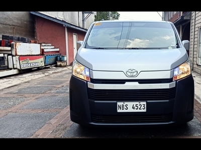 Selling Silver Toyota Hiace 2019 in Cainta