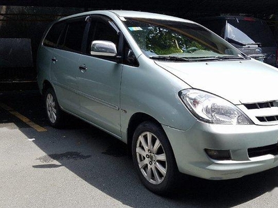 Selling Silver Toyota Innova 2005 in Quezon City