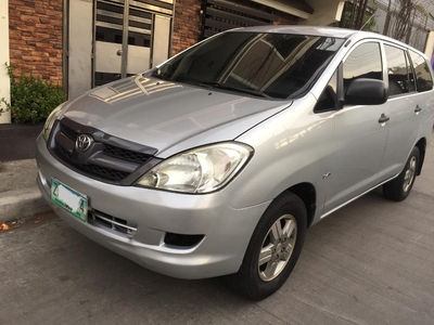 Selling Silver Toyota Innova 2008 in Caloocan