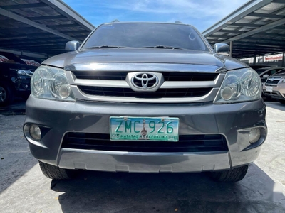 Selling Toyota Fortuner 2008