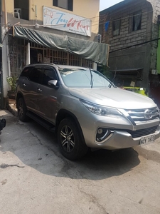 Selling Toyota Fortuner 2016