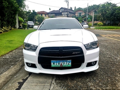 Selling White Dodge Charger 2013 in Manila