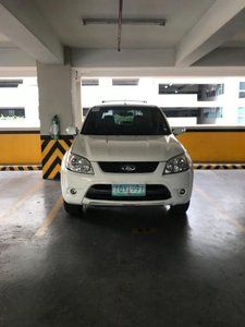 Selling White Ford Escape 2012 in San Juan
