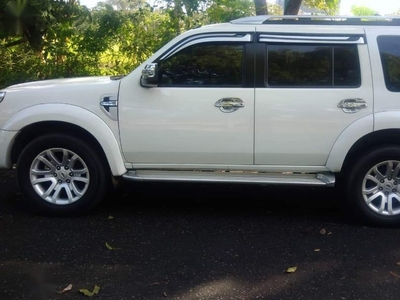 Selling White Ford Everest 2014 in Manila