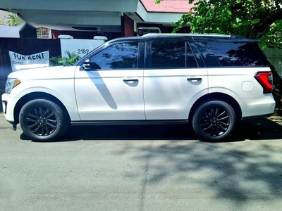 Selling White Ford Expedition 2018 in Pateros