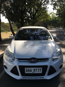 Selling White Ford Focus 2014 in Manila